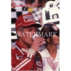 AL451 Paul Newman drinks Budweiser Racing Photo