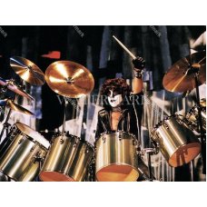 BL634 Eric Carr Kiss on the drums Photo