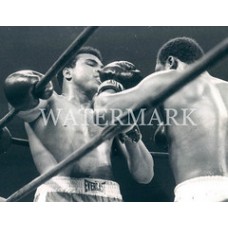 AF345 Muhammed Ali 1971 Head Blow Joe Frazier vs  Boxing Fight Photo