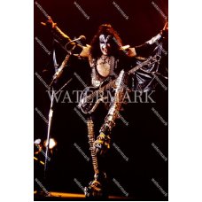 DF478 Gene Simmons Kiss Rock Star Pose Photo