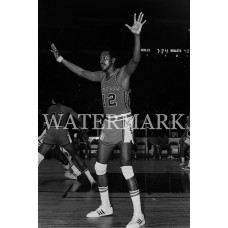 AA225 ELVIN HAYES BULLETS GAME ACTION DEFENCE Photo
