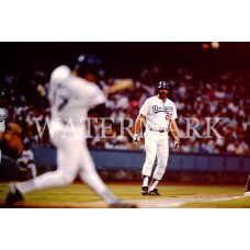 AA430 KIRK GIBSON DODGERS LEAD AT 3RD Photo