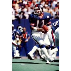 AA609 PHIL SIMMS GIANTS PREPARES PLAY ACTION Photo