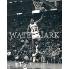 AC743 Dennis Rodman Detroit Pistons Layup Photo
