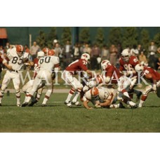  AC768 Jim Brown Cleveland Browns Gets Tackled Photo