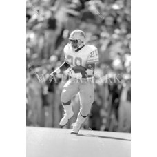  AJ916 Barry Sanders Lions with the football Photo