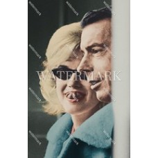 DO114 Joe DiMaggio & Marlyn Monroe Casual Colorized Photo