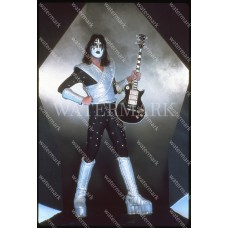 DE376 Ace Frehley KISS Spaceman Guitar Icon Photo